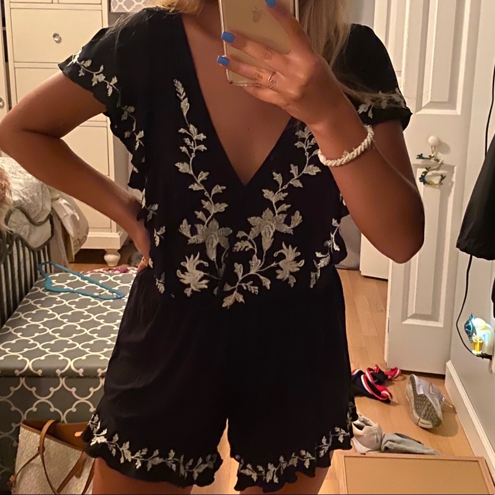 American Eagle black and white floral romper